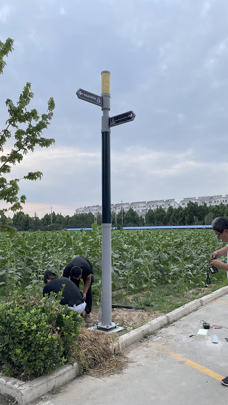 Solar Road Signal Light With CIGS Flexible Solar Panel On Pole Design-NEWLIGHT ENERGY